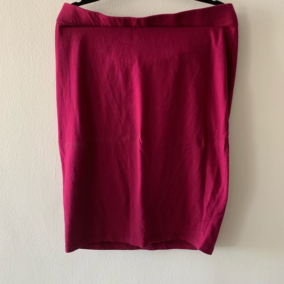 1x Pencil Skirt - Picture 1 of 2